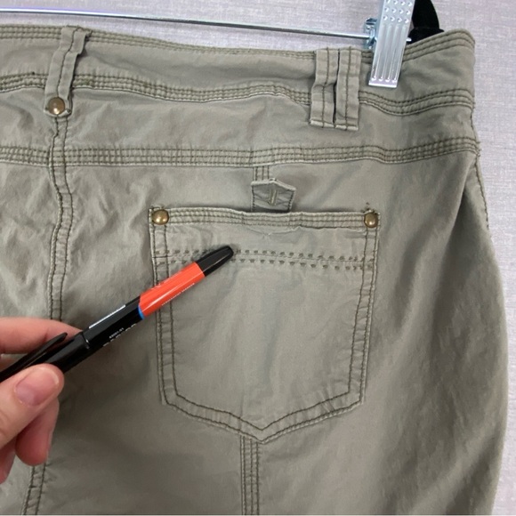 Reitmans Olive Green Cargo Shorts Sz 15 Adjustable Length - Picture 6 of 10